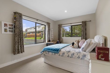 Photo of property in 12 Veale Road, Frankleigh Park, New Plymouth, 4310