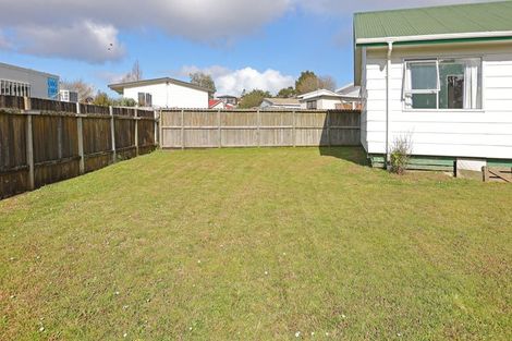 Photo of property in 51 Border Road, Henderson, Auckland, 0612