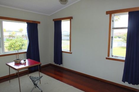 Photo of property in 8a Te Awa Street, Foxton Beach, Foxton, 4815