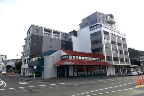 Photo of property in Endeavour Apartments, 23/125 Thorndon Quay, Pipitea, Wellington, 6011