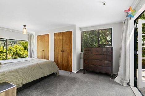 Photo of property in 23 Ferry Road, Days Bay, Lower Hutt, 5013