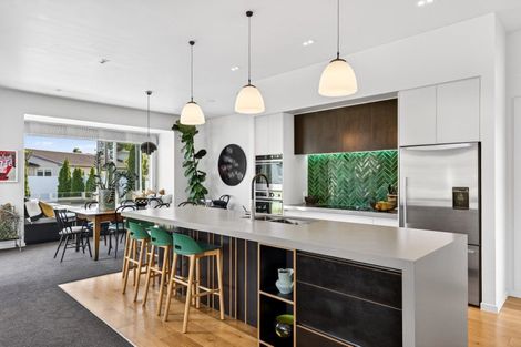 Photo of property in 27 Neeve Road, Taradale, Napier, 4112