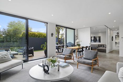 Photo of property in 2/28 Jeffreys Road, Fendalton, Christchurch, 8052