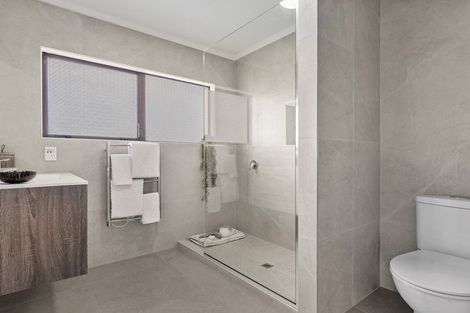 Photo of property in 1/42 Kiwi Esplanade, Mangere Bridge, Auckland, 2022