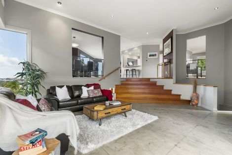 Photo of property in 32a Knights Road, Rothesay Bay, Auckland, 0630