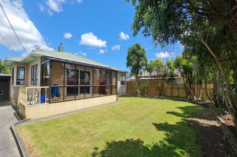 Photo of property in 2 Oaklea Avenue, Marton, 4710