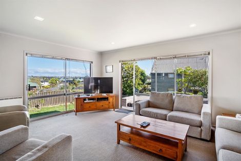 Photo of property in 25 Clovelly Road, Bucklands Beach, Auckland, 2012