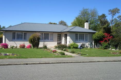 Photo of property in 14 Oxford Street, Waimate, 7924