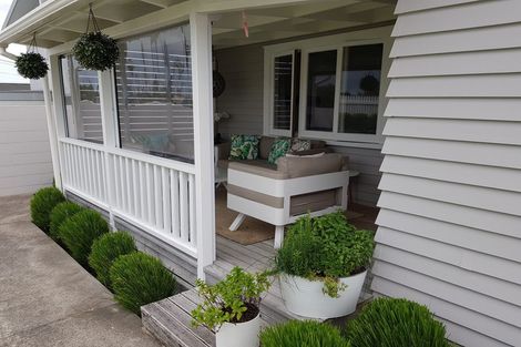 Photo of property in 12 Dallinghoe Crescent, Milford, Auckland, 0620