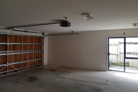 Photo of property in 11 Bridgefield Crescent, Flat Bush, Auckland, 2016