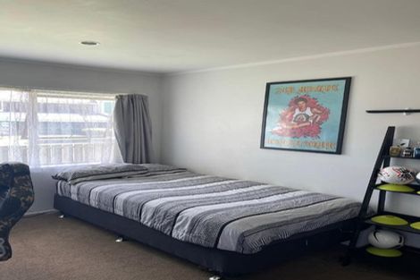 Photo of property in 1/1 Ballater Place, Highland Park, Auckland, 2010