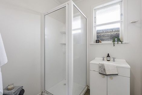 Photo of property in 182 Beach Haven Road, Beach Haven, Auckland, 0626