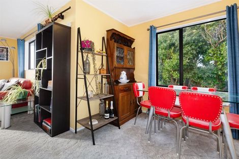 Photo of property in 2/5 Coventry Close, Ascot Park, Porirua, 5024