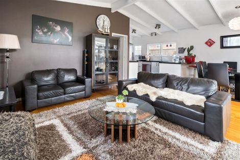 Photo of property in 1/40 Edgeworth Road, Glenfield, Auckland, 0629