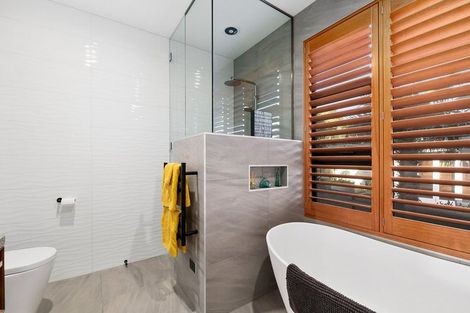 Photo of property in 14 Hamblyn Street, Strandon, New Plymouth, 4312