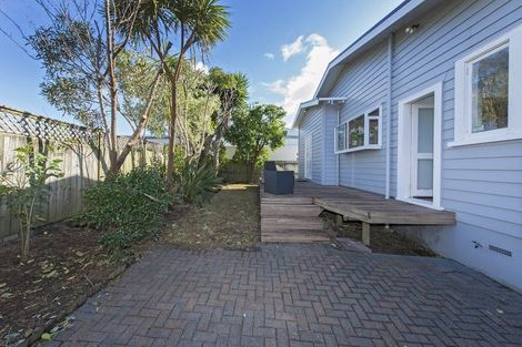 Photo of property in 8b Quest Terrace, Mount Roskill, Auckland, 1041