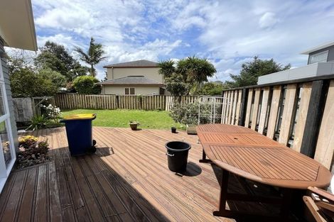 Photo of property in 2/3 Seine Road, Forrest Hill, Auckland, 0620