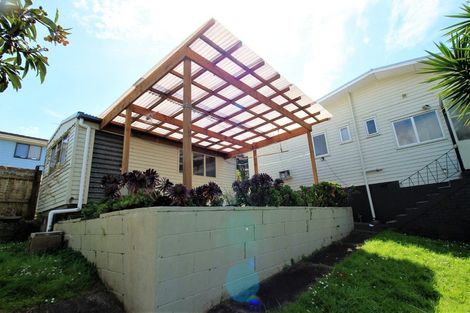 Photo of property in 16 Orton Street, Glenfield, Auckland, 0627
