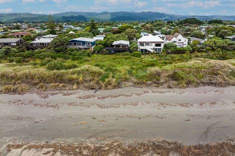 Photo of property in 215 Manly Street, Paraparaumu Beach, Paraparaumu, 5032