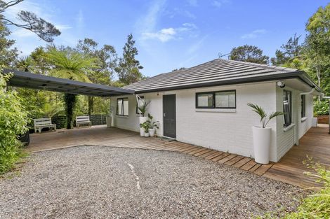 Photo of property in 228 Mountain Road, Henderson Valley, Auckland, 0612