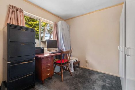 Photo of property in 3b Leo Place, Kawaha Point, Rotorua, 3010