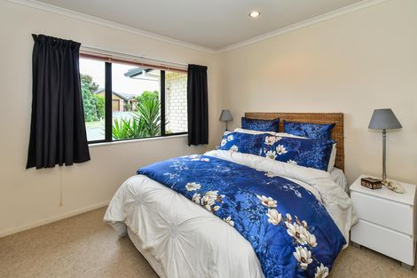 Photo of property in 24 Greig Place, Pukekohe, 2120