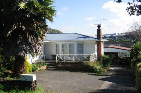 Photo of property in 456 East Coast Road, Windsor Park, Auckland, 0630