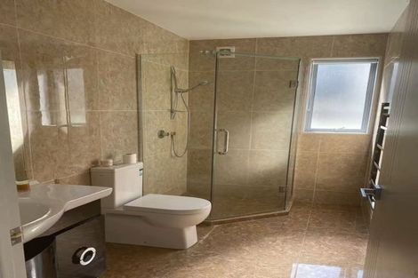 Photo of property in 35 South Kensington Way, Henderson, Auckland, 0612