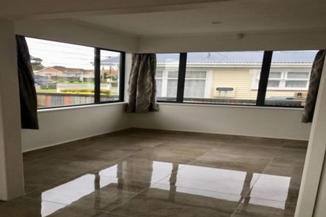 Photo of property in 206 Russell Road, Manurewa, Auckland, 2102