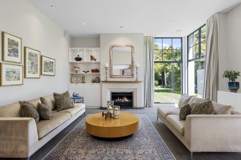 Photo of property in 37 Thornycroft Street, Fendalton, Christchurch, 8052