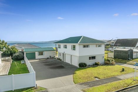 Photo of property in 19 Manaia View Road, One Tree Point, 0118