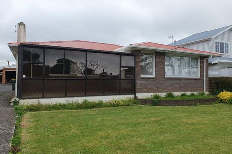 Photo of property in 38 Cowling Road, Hurdon, New Plymouth, 4310