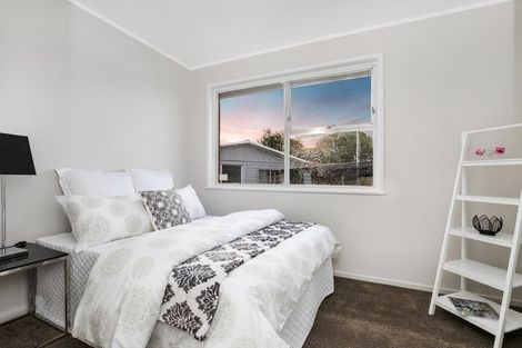 Photo of property in 10 Awakino Place, Manurewa, Auckland, 2102