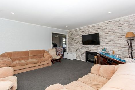 Photo of property in 14 Karaka Street, Merrilands, New Plymouth, 4312