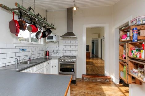 Photo of property in 2 Kingwell Street, Moturoa, New Plymouth, 4310