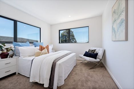 Photo of property in 21b Barron Drive, Green Bay, Auckland, 0604