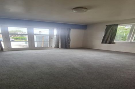 Photo of property in 6 Kingdale Road, Henderson, Auckland, 0610