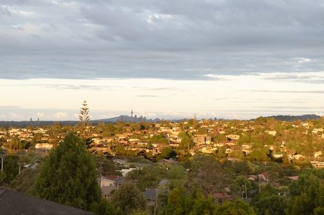 Photo of property in 2/15b Nandana Drive, Glen Eden, Auckland, 0602