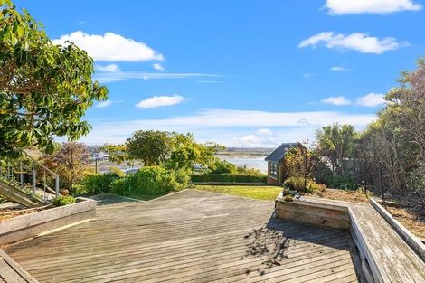 Photo of property in 25 Te Awakura Terrace, Mount Pleasant, Christchurch, 8081