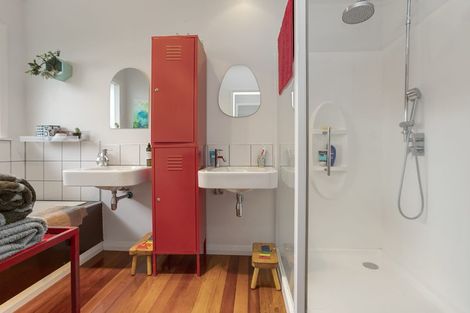 Photo of property in 8 Wellesley Road, Mangere Bridge, Auckland, 2022