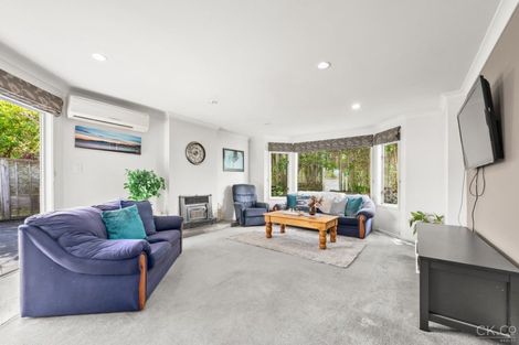 Photo of property in 41 Arahiwi Grove, Tirohanga, Lower Hutt, 5010