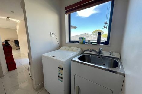 Photo of property in 96 Sunvue Road, Glen Eden, Auckland, 0602