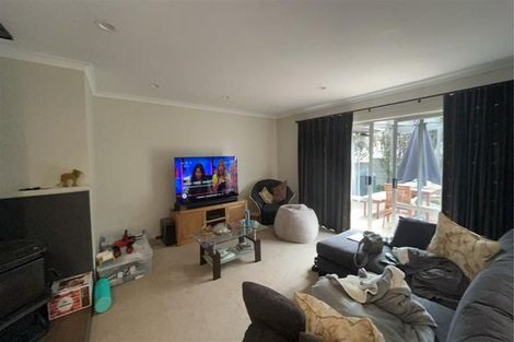 Photo of property in 9 Quibray Place, Botany Downs, Auckland, 2010