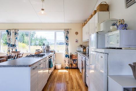 Photo of property in 18 Martin Road, Papatawa, Woodville, 4998