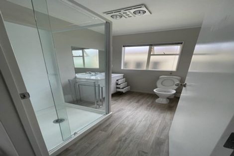 Photo of property in 31 Solar Road, Glen Eden, Auckland, 0602