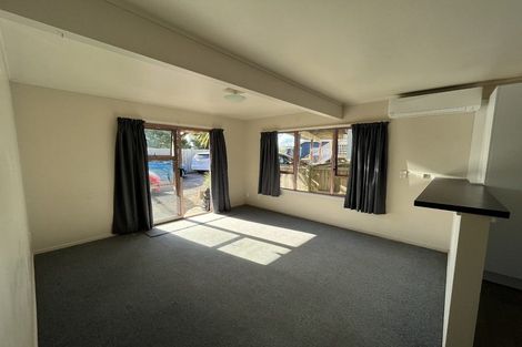 Photo of property in 1/35 D'oyly Drive, Stanmore Bay, Whangaparaoa, 0932