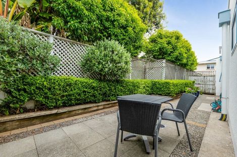 Photo of property in 15a Bulteel Street, New Plymouth, 4310