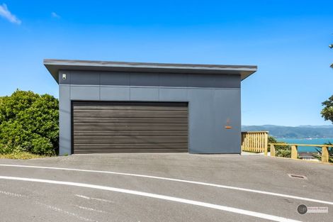 Photo of property in 4 Singers Road, Korokoro, Lower Hutt, 5012