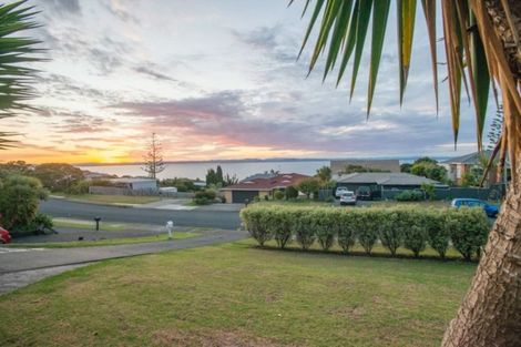 Photo of property in 57 Pacific Parade, Army Bay, Whangaparaoa, 0930