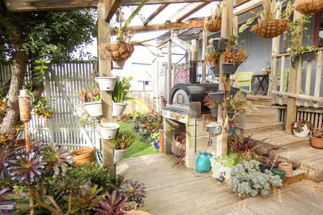 Photo of property in 5 Te Whena Street, Otaki Beach, Otaki, 5512